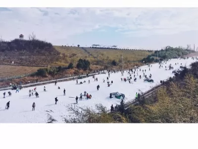 Anji Jiangnan Tianchi Ski Resort