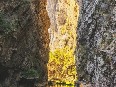 Daqikong Natural Bridge
