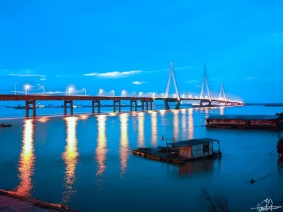 Dongting Lake Bridge