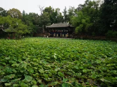 Fanghu Park