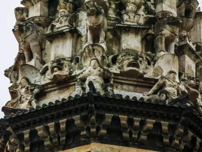 flowery pagoda 