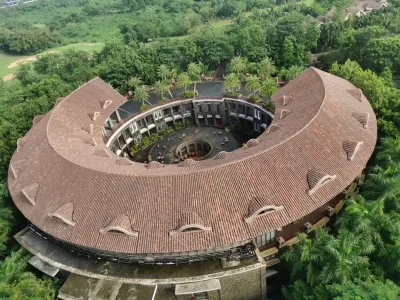 Haikou Guanlan Lake Volcano Hot Spring Valley