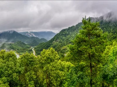 Huating Lake Scenic Area