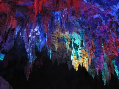 Jianshui Yanzi Cave