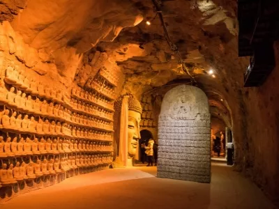 Jinan Qianfo Mountain Scenic Area