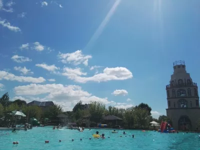 Lianhuan Lake Hot Spring Scenic Area