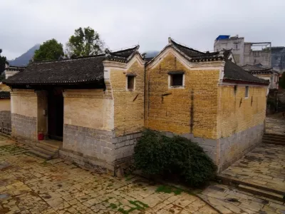 Liu's Manor
