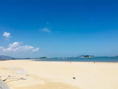 Longfengtou Beach Bathhouse