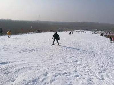 Longju Taohua Island Ski Resort