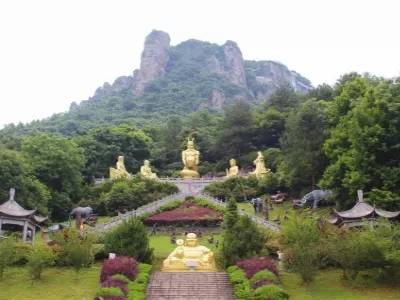 Ma Renqi Peak Scenic Area