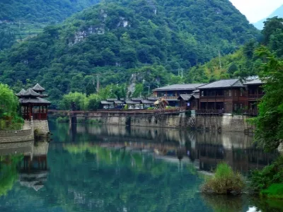 Niangniang Mountain Tourist Attraction