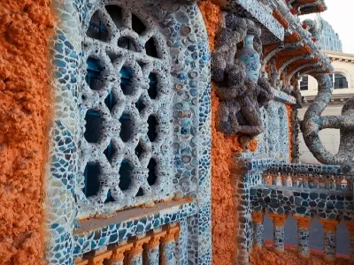 Porcelain houses