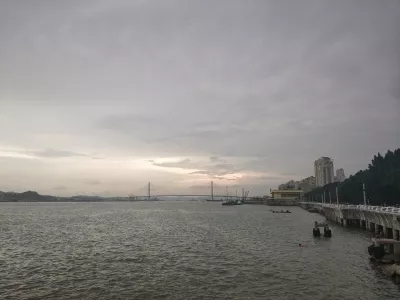 Waterfront Promenade 