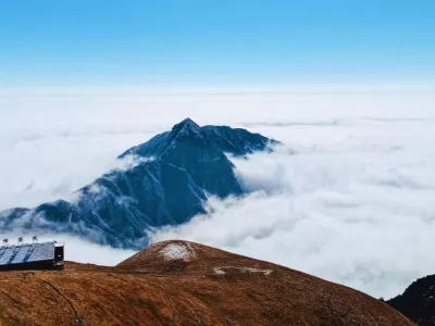 Wugong Mountain Jinding Scenic Area