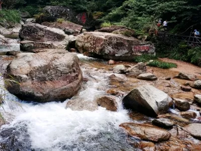 Shennonggu National Forest Park in Yanling County