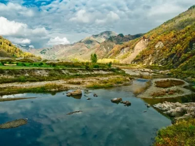 Yunfeng Lake Tourist Area